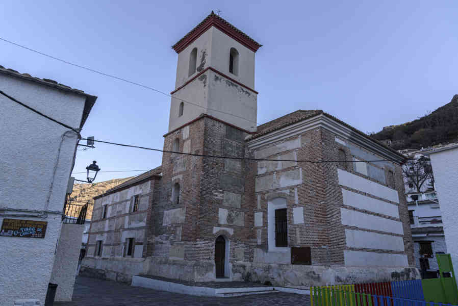 Granada - la Alpujarra 078 - Pampaneira - iglesia de la Santa Cruz.jpg